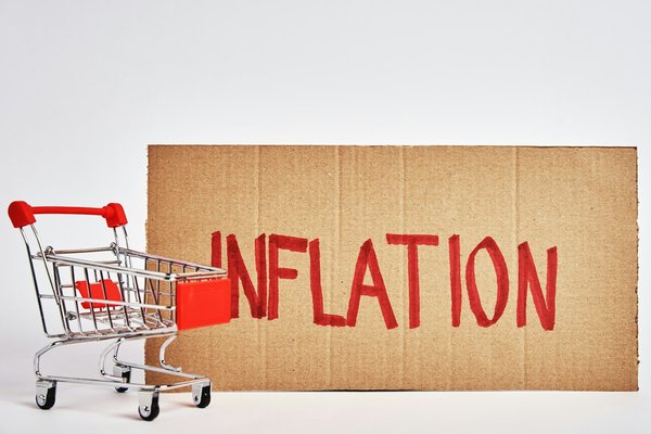 Comment les taux d'inflation actuels affectent-ils les stratégies de financement immobilier ?